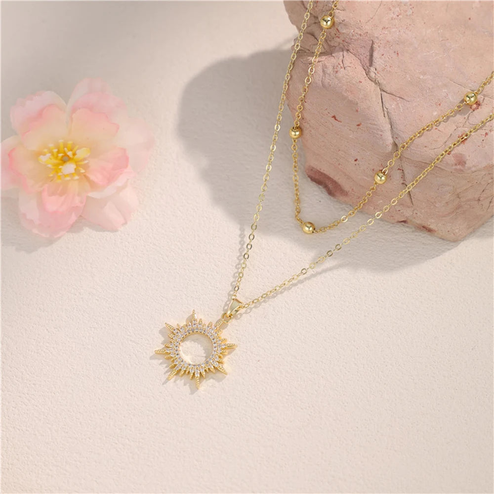 Collier Soleil Doré – Éclat & Élégance