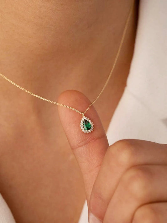 Collier pendentif goutte scintillante – élégance raffinée