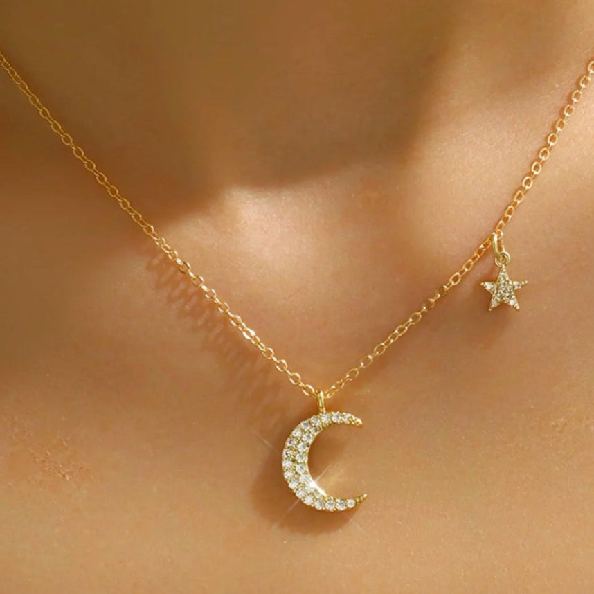Collier étoile & lune scintillant – pendentif féminin tendance