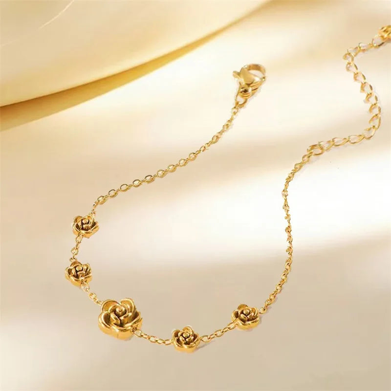 Bracelet doré – élégance délicate & féminine