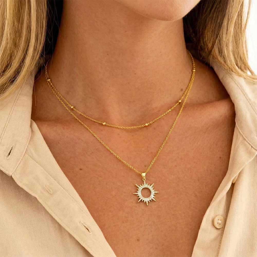 Collier Soleil Doré – Éclat & Élégance