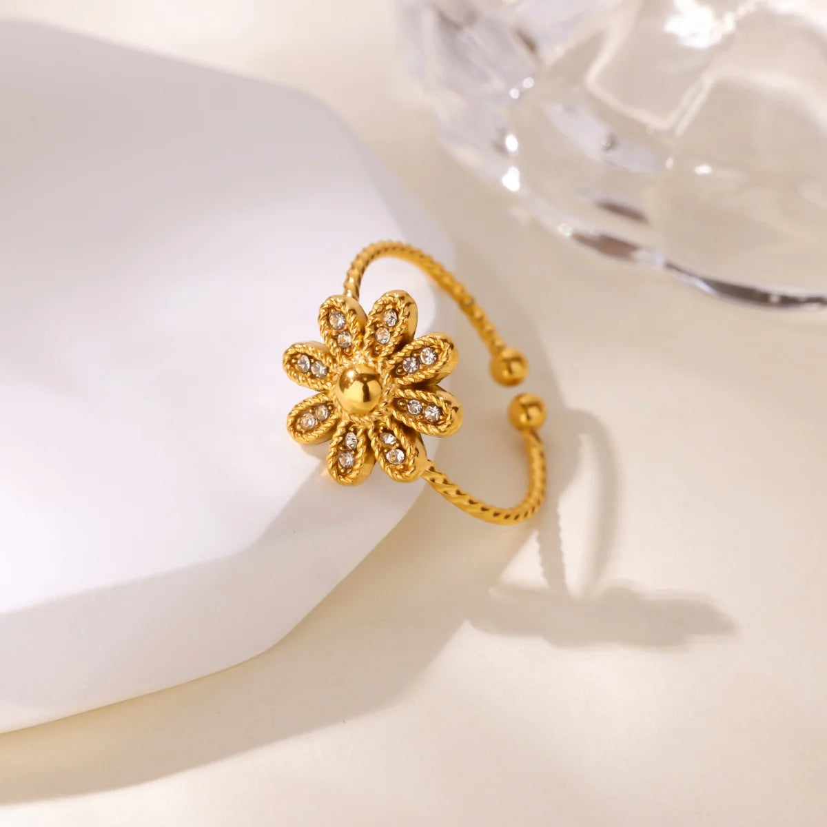 Bague Élégance Dorée – Éclat Intemporel