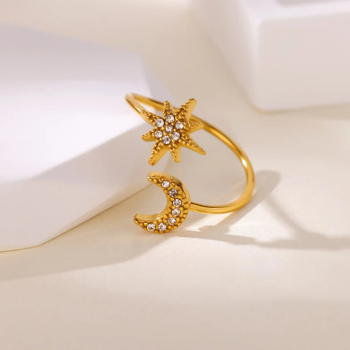 Bague Élégance Dorée – Éclat Intemporel