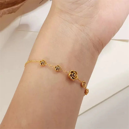 Bracelet doré – élégance délicate & féminine